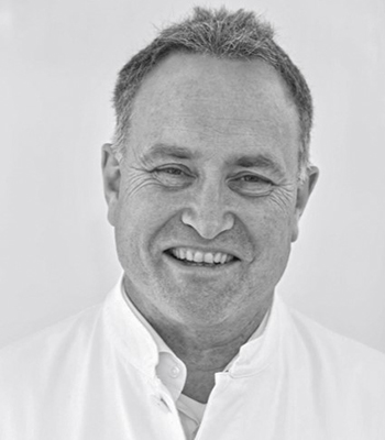 DR ARMIN SCHWARZBACH PROFILE IMAGE